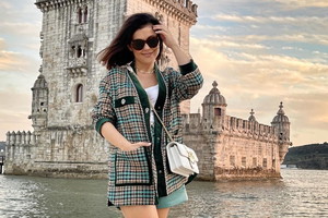 Katarzyna Cichopek w marynarce w kratę z Pinko