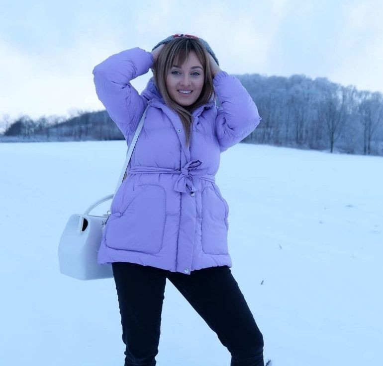 Anna Bardowska w lilowej parce z Zalando