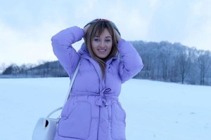 Anna Bardowska w lilowej parce z Zalando