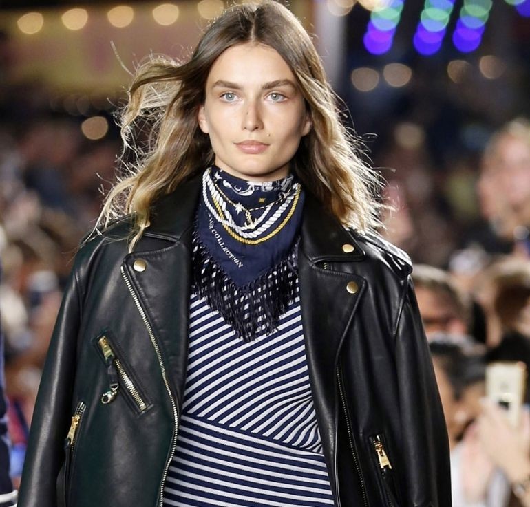 Trendy jesień 2020  modna ramoneska