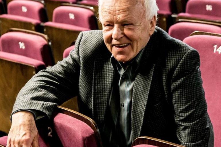 Marian Opania