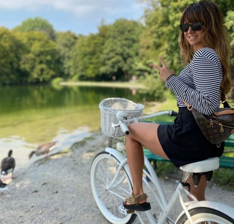Anna Lewandowska w sandałach Prada