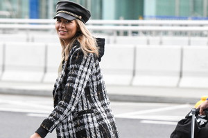 Sandra Kubicka wita swojego chłopaka pocałunkami na lotnisku