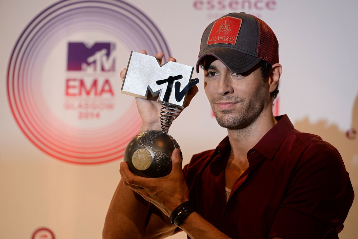 Enrique Iglesias wystąpi w Polsce. Wiemy, gdzie i kiedy. Kiedy start sprzedaży biletów? fot: AFP PHOTO / OLI SCARFF