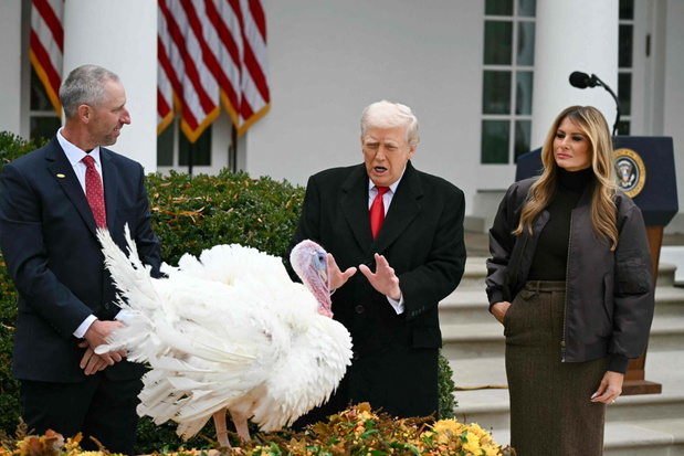 Donald i Melania Trumpa podczas ceremonii ułaskawienia indyka przed Świętem Dziękczynienia