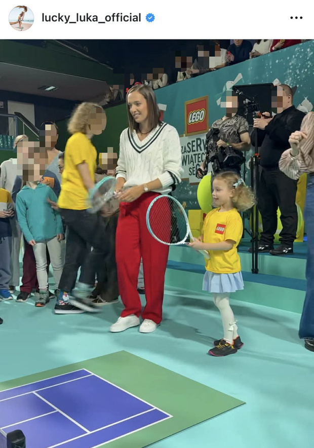 Córka Andziaks i Luki na spotkaniu z Igą Świątek