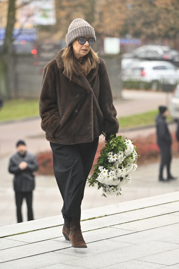 Agata Kulesza na pogrzebie Piotra Cieplaka fot. AKPA/Jacek Kurnikowski