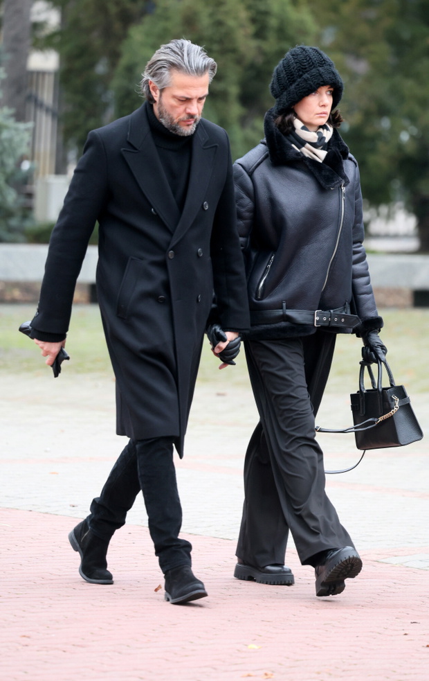 Olivier Janiak i Karolina Malinowska na pogrzebie Agnieszki Maciąg