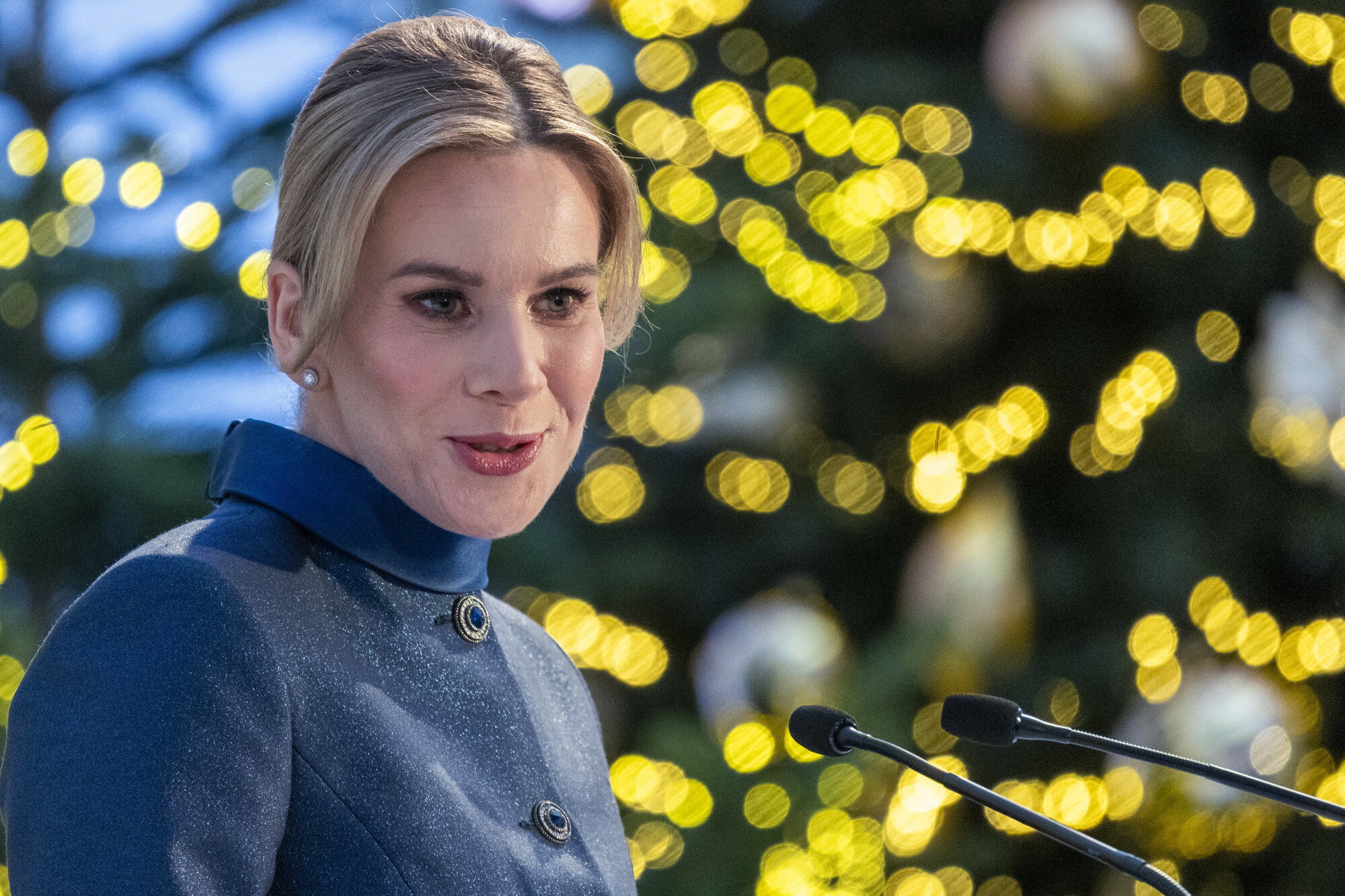 Marta Nawrocka bombka trafiła na licytację dla hospicjum