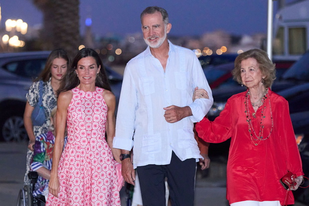 Tatiana Radziwiłł i hiszpańska rodzina królewska w restauracji