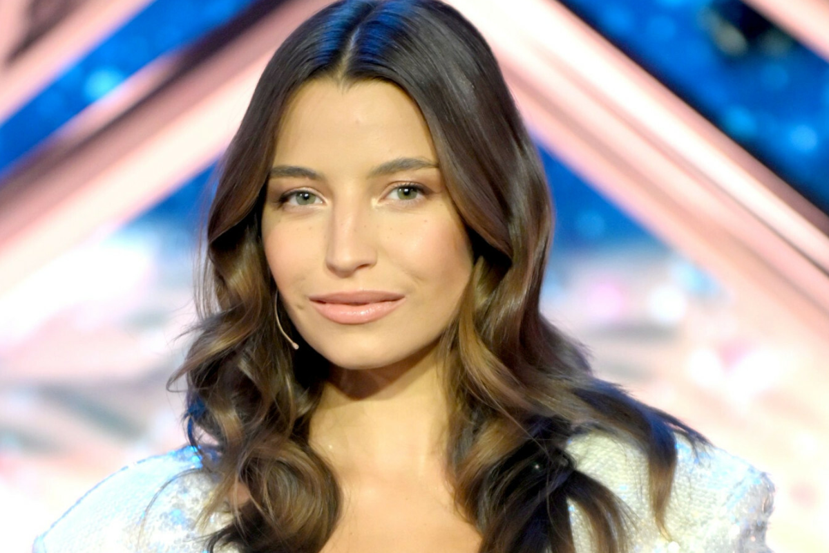 Julia Wieniawa w sukience idealnej na Sylwestra. Tak pokazała się na planie "Mam Talent"