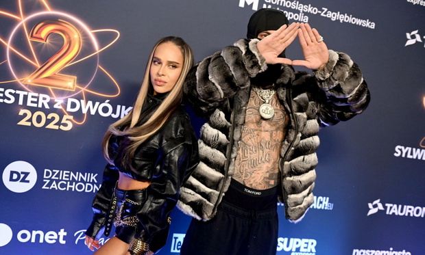 Blanka i Malik Montana rozpalili sylwestrową scenę TVP. Raper wyniósł wokalistkę na rękach fot. VIPHOTO/East News