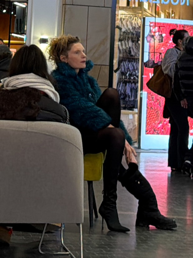 Agata Buzek na zakupach