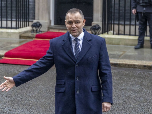 Wbiegł wprost po nogi Karola Nawrockiego. Takich scen nie spodziewał się nikt