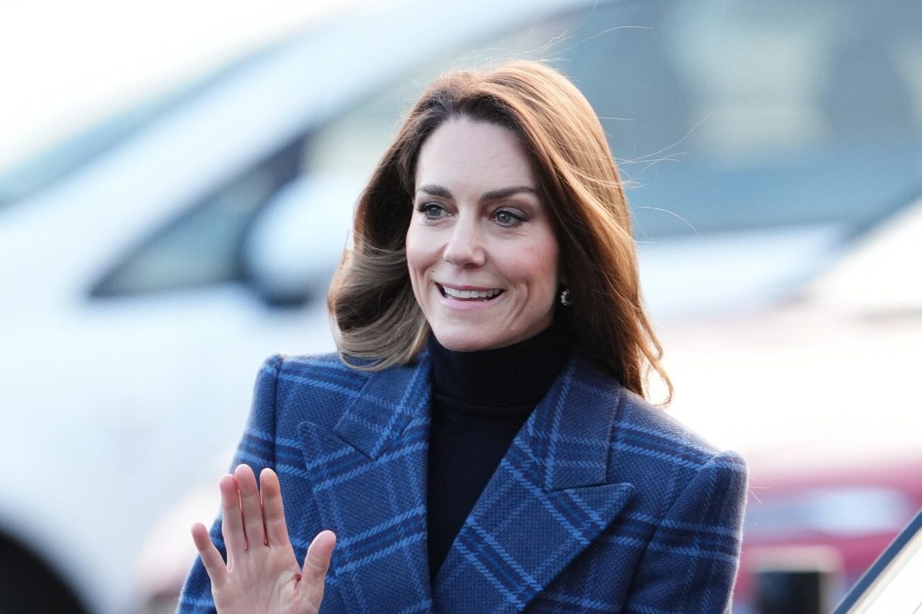 Tartanowy płaszcz Kate Middleton to najnowszy HIT sezonu