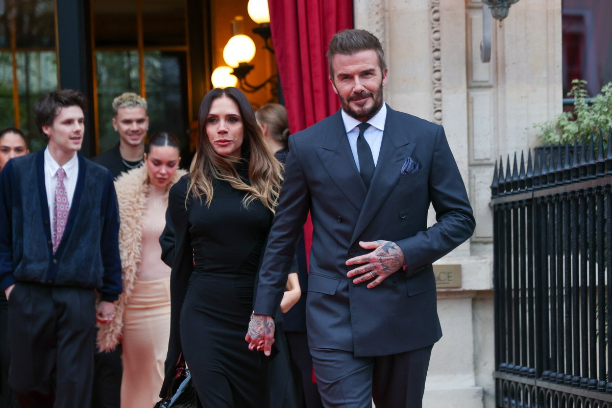 Harper Beckham wspiera Victorię. Brooklyn odcina się od rodziny