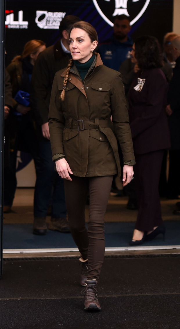 Kate Middleton zaskoczyła północ Anglii fryzurą i gestem