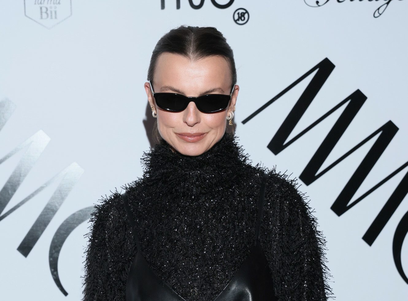 Już nie skórzana kurtka. Kasia Sokołowska przełamuje trendy spektakularną stylizacją w paryskim stylu
