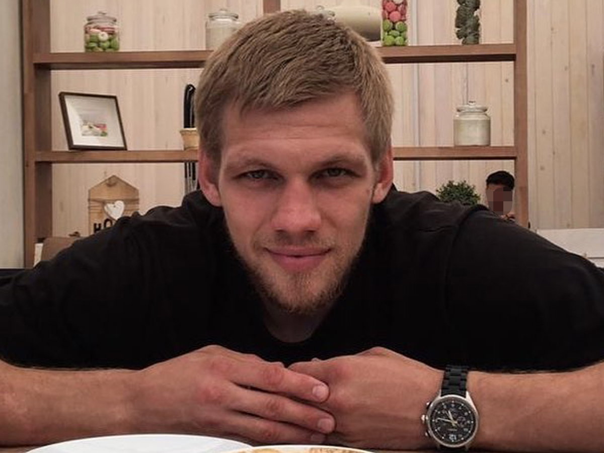 Aleksiej Sewostjanow z nowonarodzoną córką. Jego wpis porusza do łez