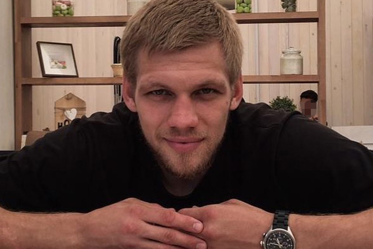 Aleksiej Sewostjanow z nowonarodzoną córką. Jego wpis porusza do łez