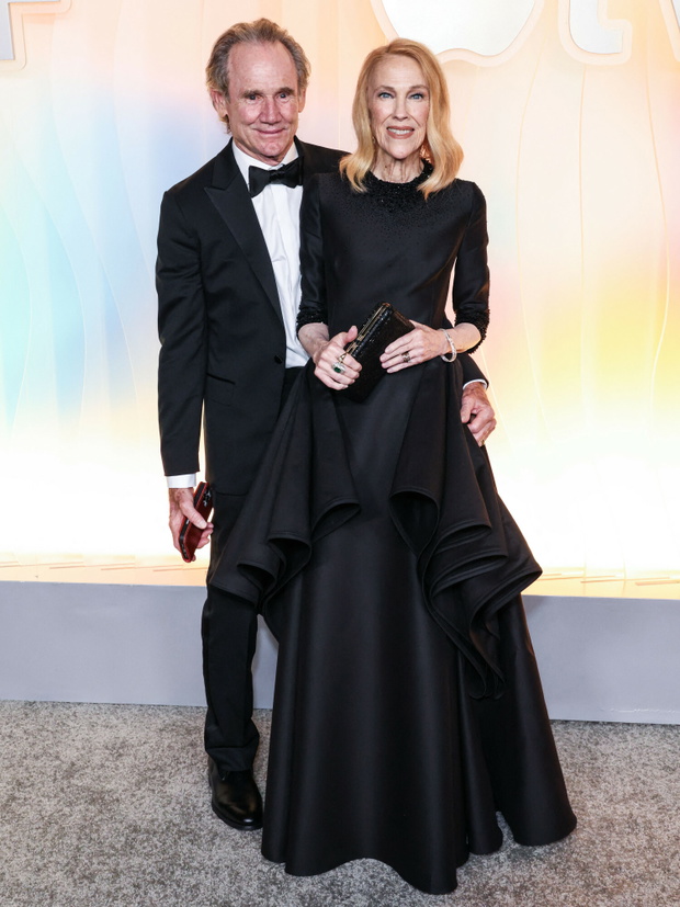 Bo Welch i Catherine O'Hara na Emmy 2025