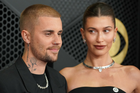 Justin Bieber zszokował na Grammy 2026. Na scenę wskoczył w samych bokserkach