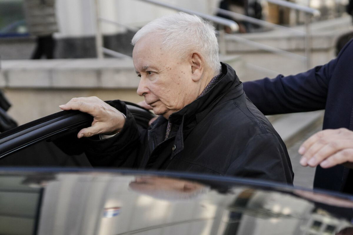 Jarosław Kaczyński opuścił szpital. Co dalej z jego zdrowiem?