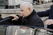 Jarosław Kaczyński opuścił szpital. Co dalej z jego zdrowiem?