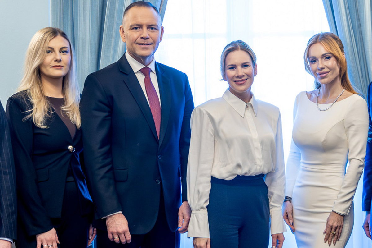 Dawno niewidziana siostra Nawrockiego na spotkaniu z Dodą. Znamy powód