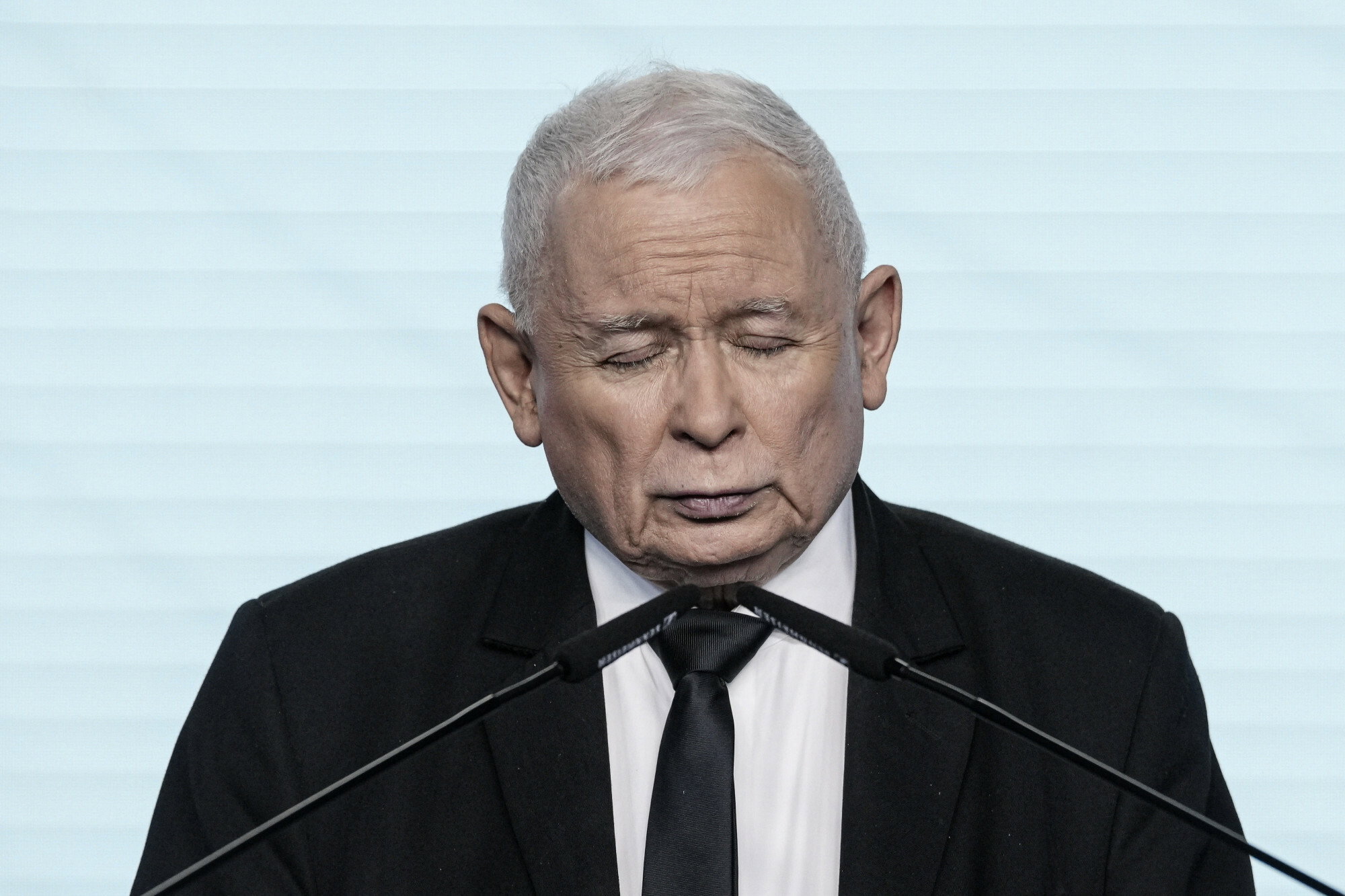 Jarosław Kaczyński nie opuszcza szpitala. Nowe wieści o stanie lidera PiS