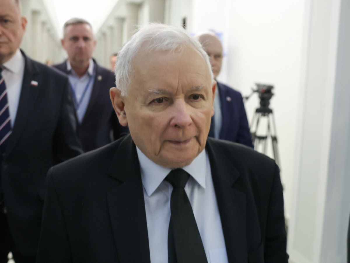 Jarosław Kaczyński opuścił szpital. Teraz wszyscy zastanawiają się nad jednym