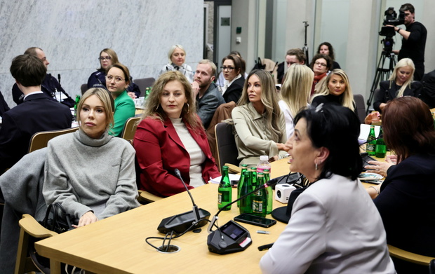 Doda i Małgorzata Rozenek znów się spotkały w sejmie. Nie odpuszczają
