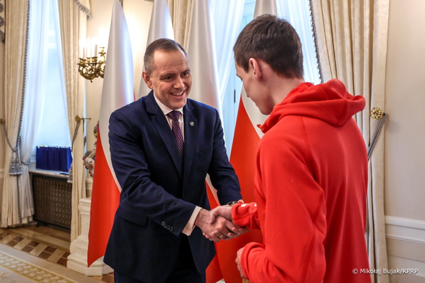 Kacper Tomasiak spotkał się z prezydentem. Odebrał klucze do mieszkania
