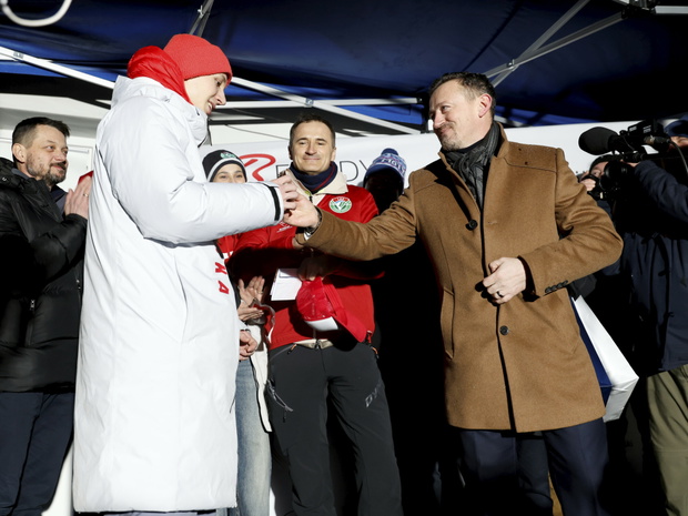 Tak powitali Kacpra Tomasiaka w Bystrej. Adam Małysz nie wytrzymał