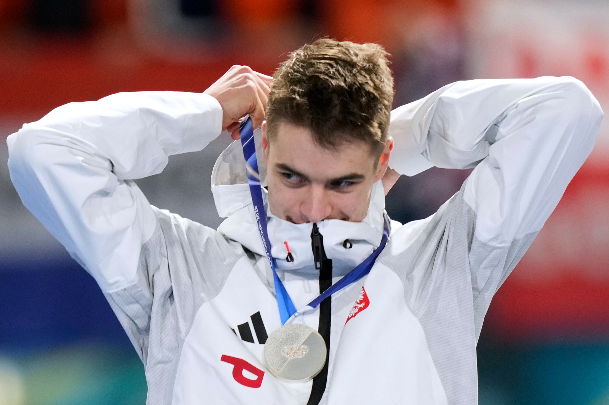 Polski łyżwiarz zrzeka się medalu! Szok na igrzyskach olimpijskich