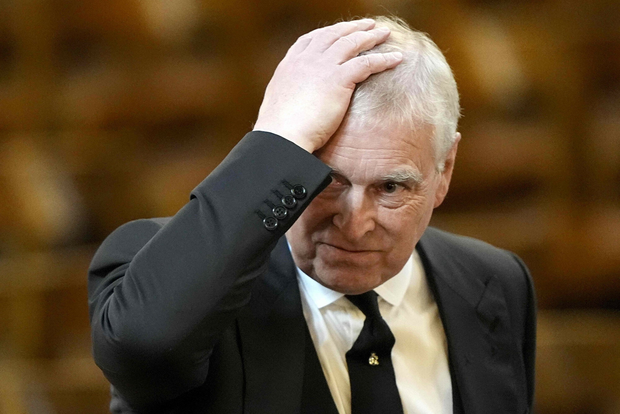 Książę Andrzej stracił dom i tytuły. Teraz dostanie wielką emerytruę