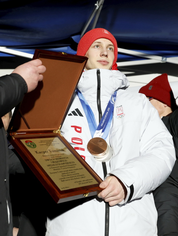 Tak powitali Kacpra Tomasiaka w Bystrej. Adam Małysz nie wytrzymał