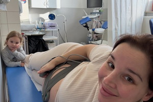 Lil Masti pokazała zdjęcie ze szpitala. "Tik tak tik tak"
