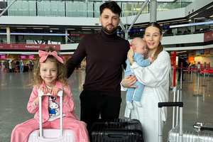 Andziaks i Luka pokazali pierwsze kadry na wakacjach z córką i dwumiesięcznym synkiem. Fani są w szoku