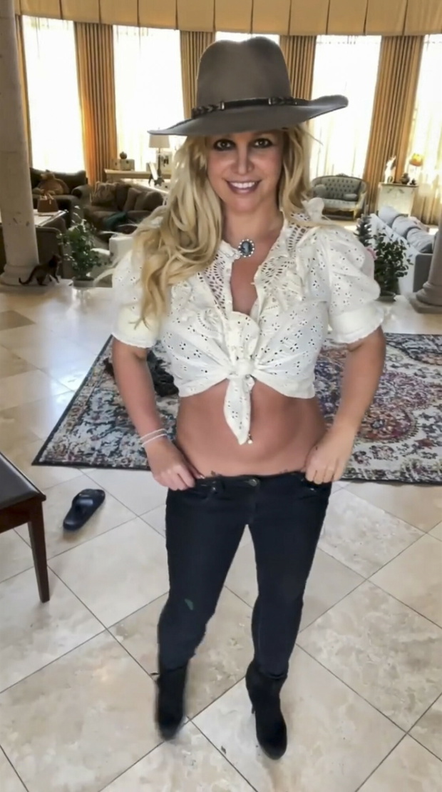 Britney Spears w biodrówkach