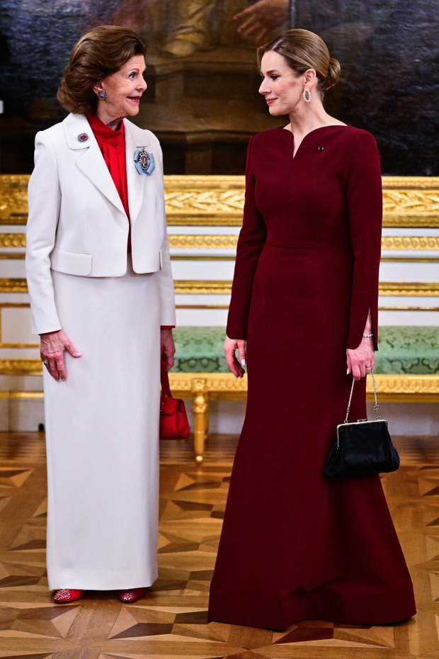 Marta Nawrocka skradła show podczas kolacji z królem. Co za suknia!a