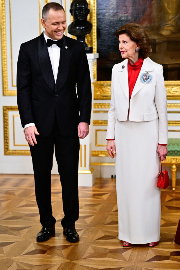 Marta Nawrocka skradła show podczas kolacji z królem. Co za suknia!a