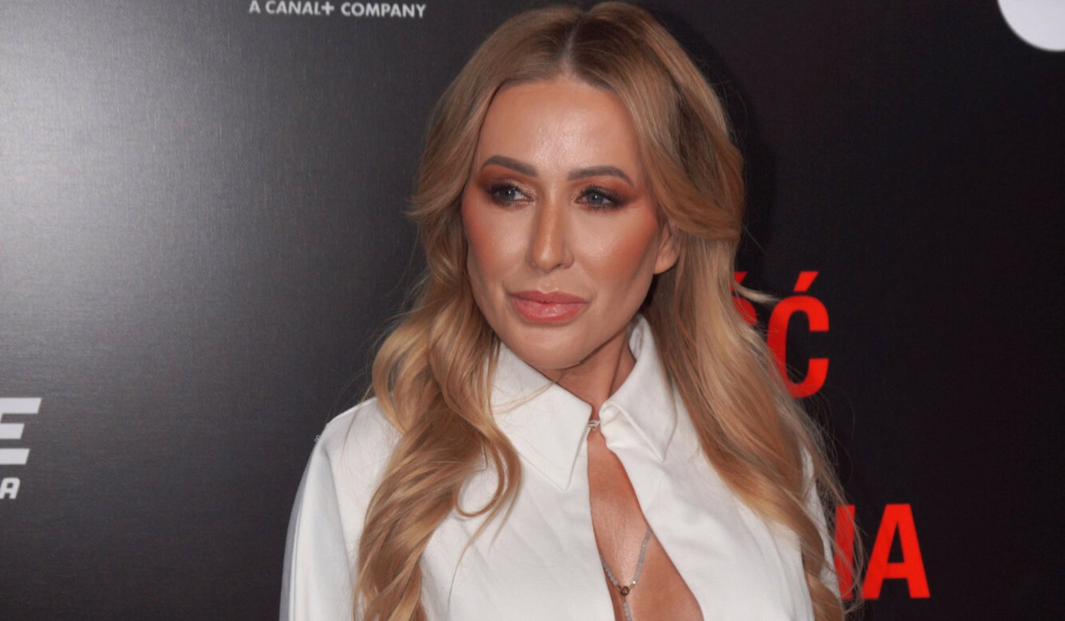 Sylwia Peretti zamknięta na cmentarzu. Zwróciła się do fanów
