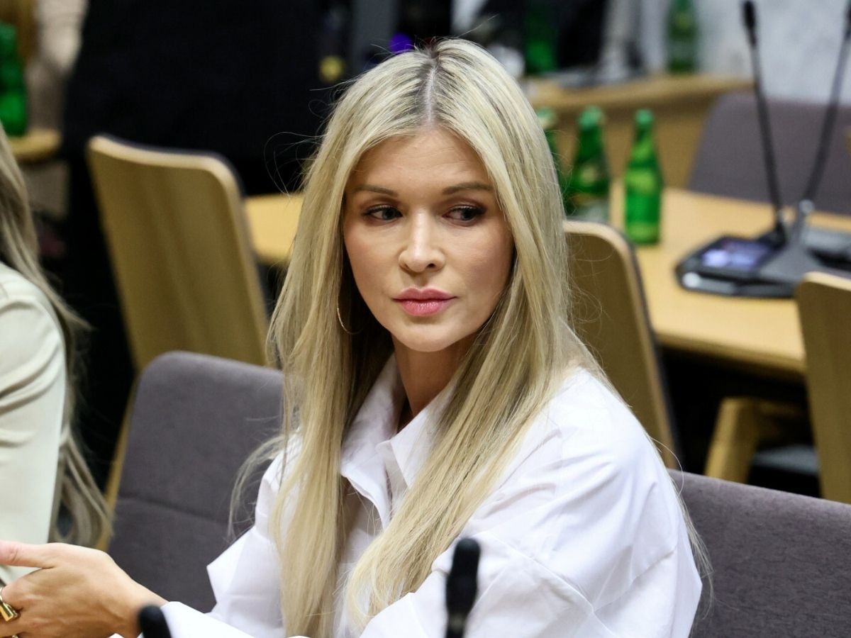 Joanna Krupa nagle trafia do szpitala. "Czasami życie pisze inne scenariusze" fot. Anita Walczewska/East News