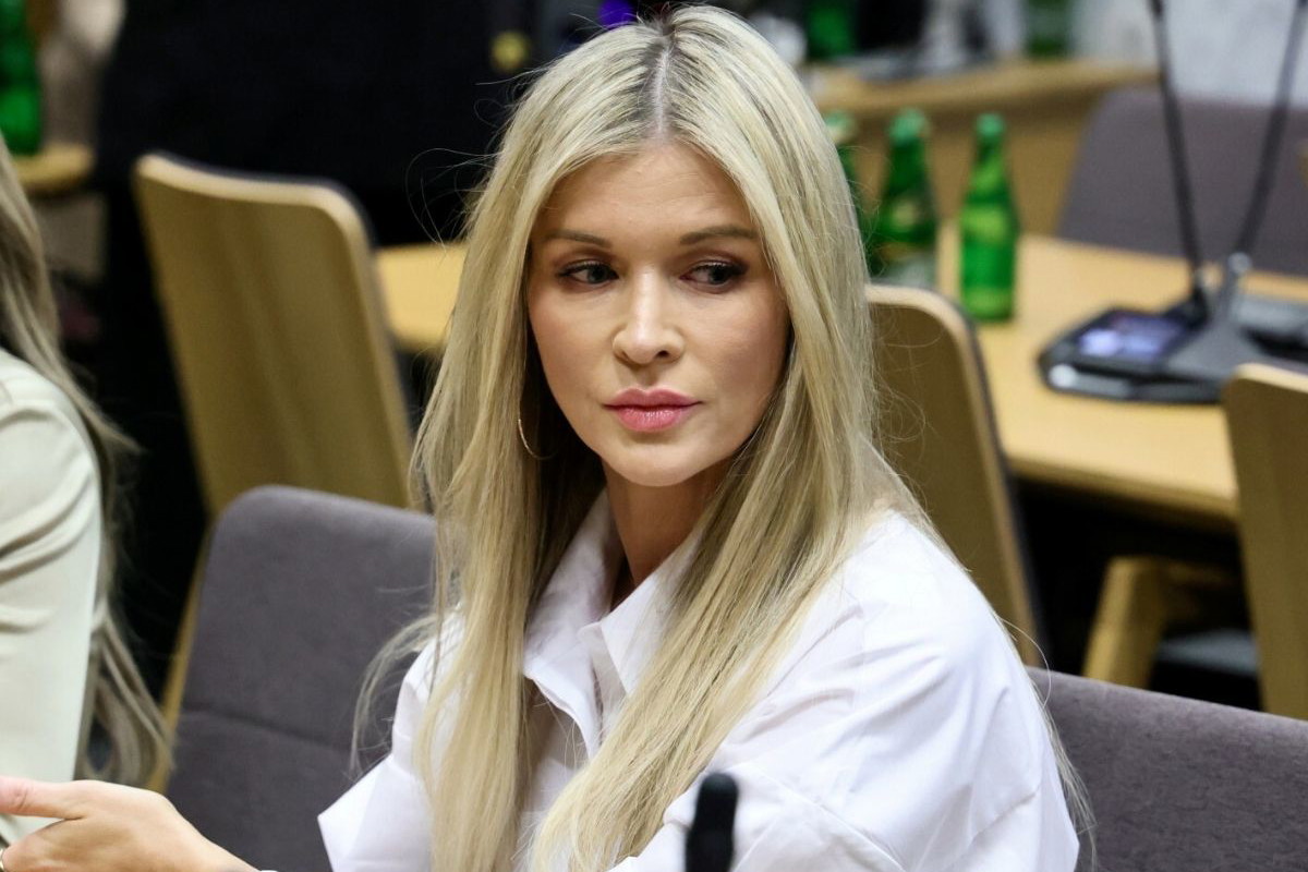 Joanna Krupa nagle trafia do szpitala. "Czasami życie pisze inne scenariusze" fot. Anita Walczewska/East News