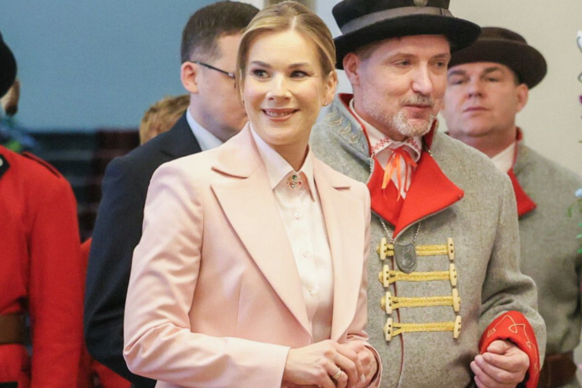 Marta Nawrocka cała na różowo