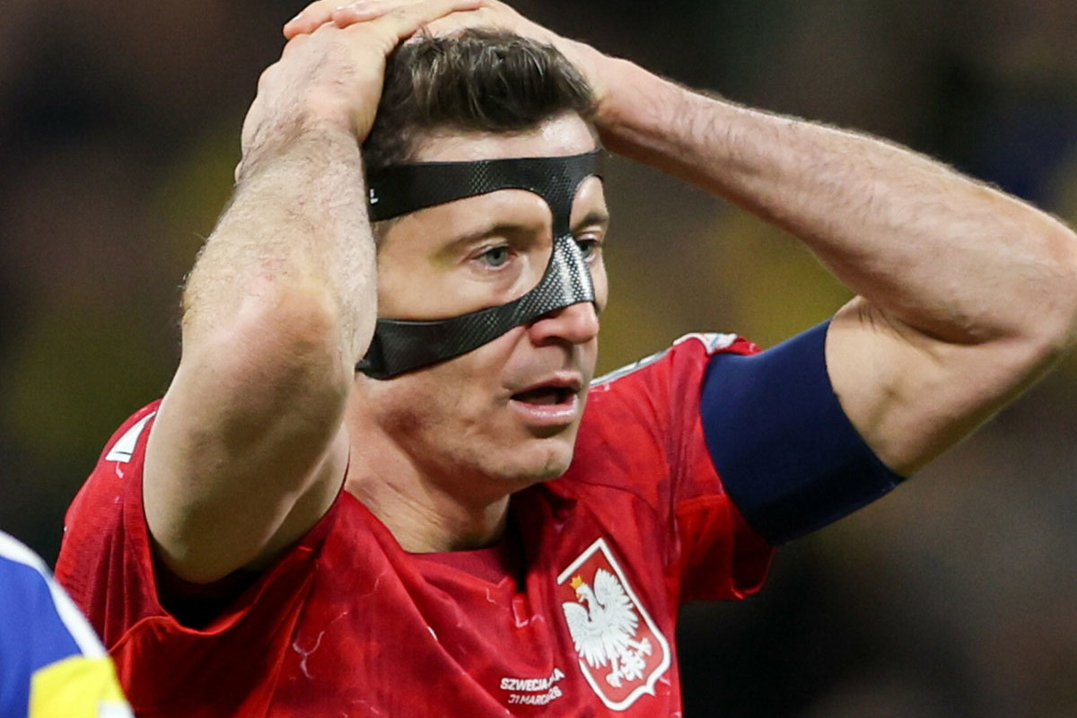 Smutny wpis Lewandowskiego po przegranej ze Szwecją. Co w jego obecnością w kadrze?
