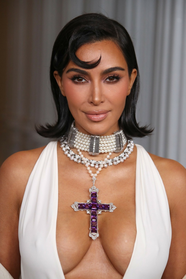 Kim Kardashian założyła legendarny naszyjnik księżnej Diany. Fani Lady Di są wściekli