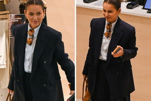 Paulina Sykut-Jeżyna buszuje po galerii w oversize’owym garniturze