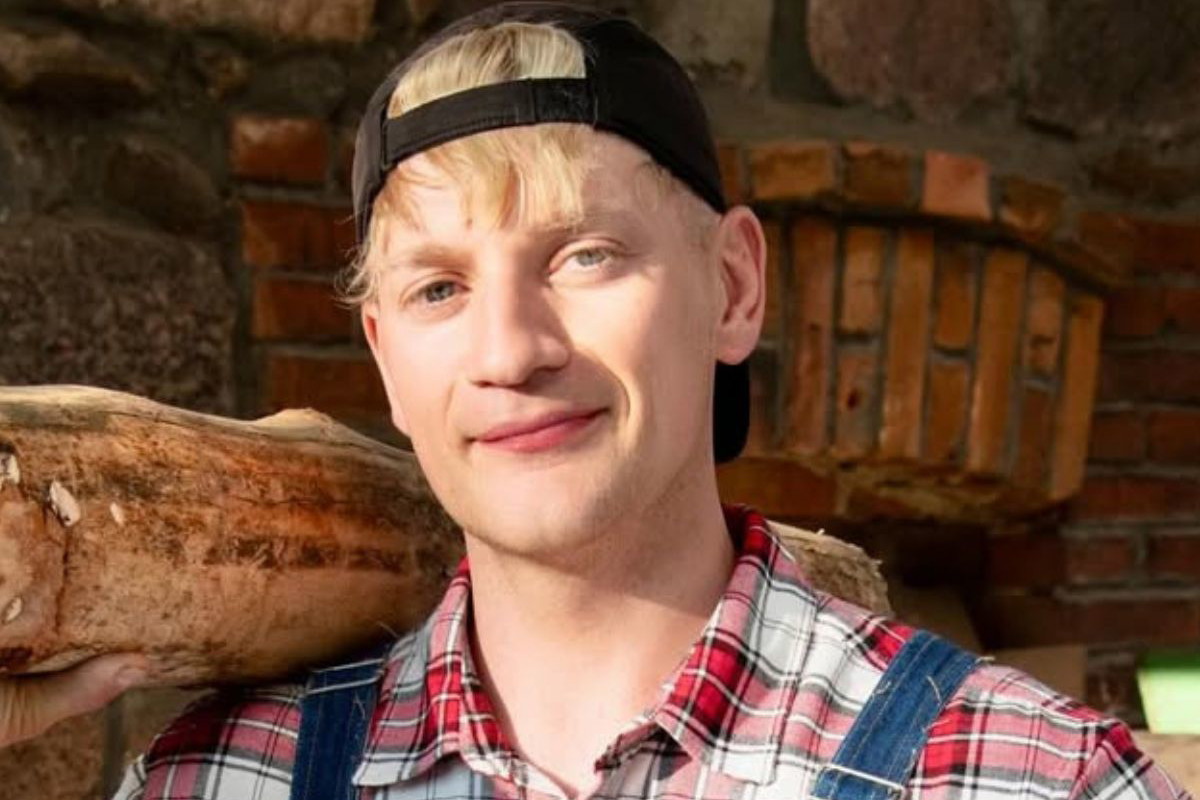 Janosik z "Farmy" podaruje Agnieszce bukiet kwiatów? Ujawnił na kim się wzoruje